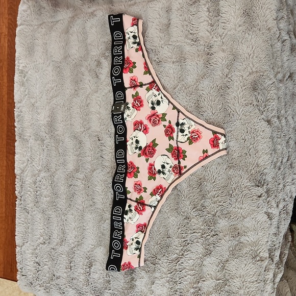 2/$15 Torrid Skull and Roses Logo Thong - Picture 1 of 3